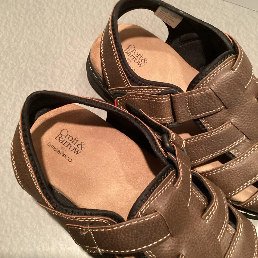 Croft & Barrow Ortholite eco strappy leather sandal,open weave,Velcro close, 7.5